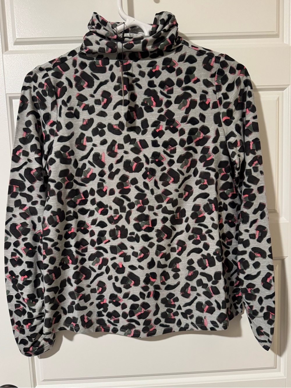NWT Nic+Zoe Animal Print Turtleneck Shirt, Gray, Size Petite P